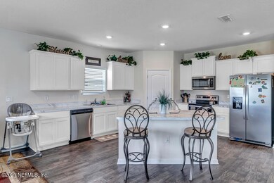 2469 Beachview Dr, Jacksonville, FL 32218 - photo 6