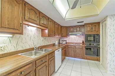Kitchen is in great condition and  has a new BOSCH