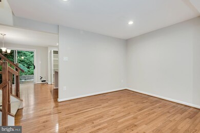 6804 Montivideo Square Ct, Falls Church, VA 22043 - photo 6