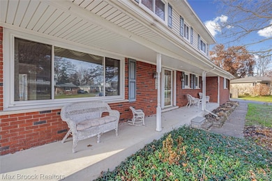 6335 Thorneycroft Dr, Shelby Township, MI 48316 - photo 4