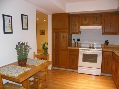 81 Walnut Dr, Spring Lake, NJ 07762 - photo 5