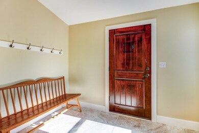 4 Foyer