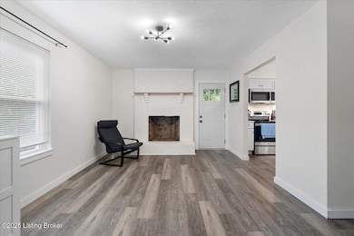812 Castlewood Dr
