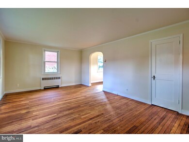 609 Emerson Ave, Reading, PA 19605 - photo 4