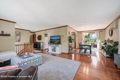 1332 E Elm St 12 Large