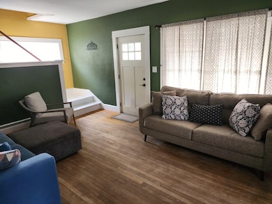 37 Maple Ave, Claremont, NH 03743 - photo 4