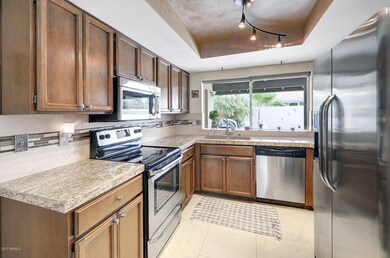 2725 Altadena_438kitch