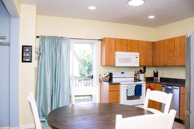 48 D St unit 48, Whitinsville, MA 01588 - photo 7