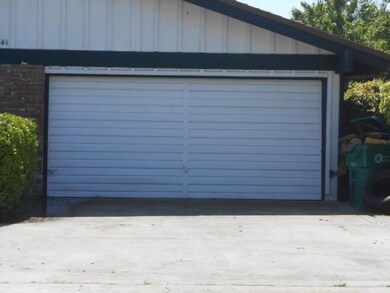 045-903734 - Garage Exterior