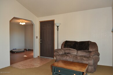 living room w/ vaulted ceilings