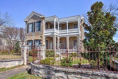 102 W Austin St, Fredericksburg, TX 78624 - photo 2