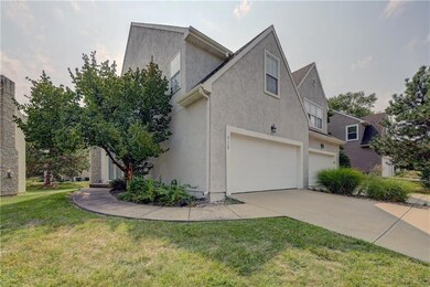 9117 Boehm Dr, Lenexa, KS 66219 - photo 2