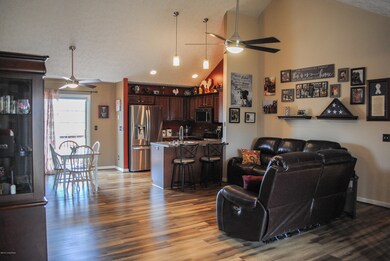 184 Halcomb Ct, Mount Washington, KY 40047 - photo 7