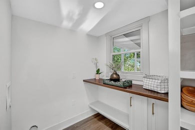 2524 E Walnut St, Des Moines, IA 50317 - photo 2