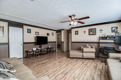 1102 Oakview Dr-12