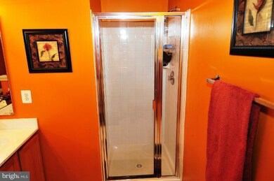 9124 Aventon Ct, Lorton, VA 22079 - photo 4