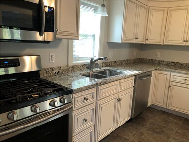 10 Biltmore Ave, Cumberland, RI 02864 - photo 5