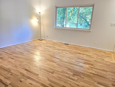 352 Manor Dr, Ann Arbor, MI 48105 - photo 6