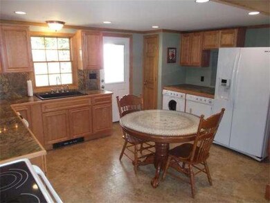 28 Howland St, Brockton, MA 02302 - photo 7