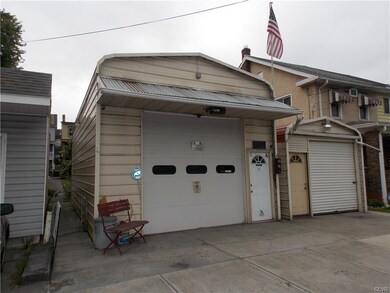 269 E Ridge St, Coaldale, PA 18218 - photo 2