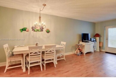 146 Windsor E unit G, West Palm Beach, FL 33417 - photo 5