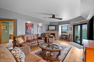 06-Living Room