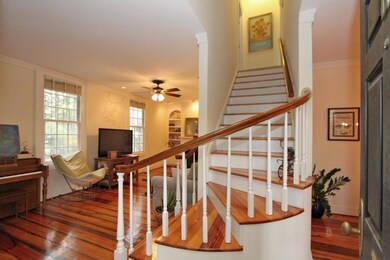 93 Beaufain St
