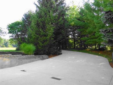 1337 NE Santee Dr, Greensburg, IN 47240 - photo 4