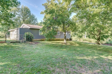201 N Elm St-131