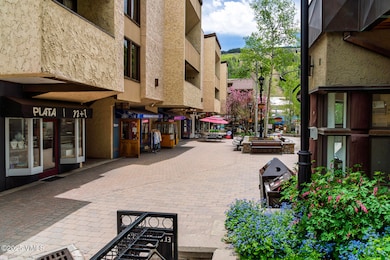 Lionshead_Arcade_303_091