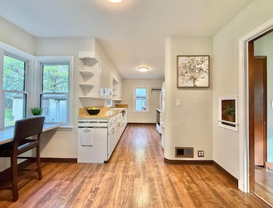 9406 S Creek Rd, Beloit, WI 53511 - photo 5