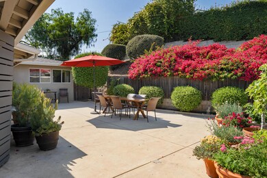 E_949_patio