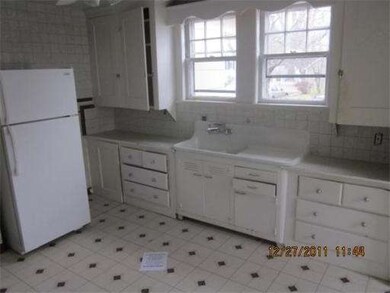 20 Granville St, Lawrence, MA 01843 - photo 2