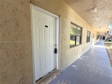 10350 SW 220th St unit 143, Cutler Bay, FL 33190 - photo 2