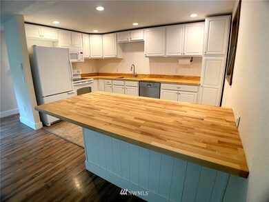 8119 Wayne Ave, Stanwood, WA 98292 - photo 4