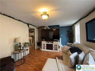 2280 Main St unit 3, Northampton, PA 18067 - photo 5