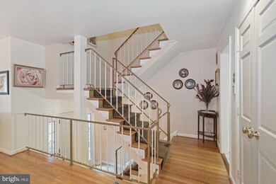 6672 Midhill Place, Falls Church, VA 22043 - photo 4