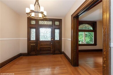 FOYER TO LIVING ROOM