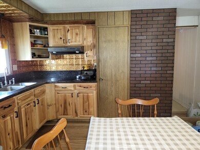 301 Freeman Rd unit 8, Central Point, OR 97502 - photo 4