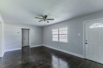 7637 Delavan Dr, Houston, TX 77028 - photo 4