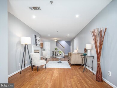 Quaker Hill Community unit 7, Alexandria, VA 22314 - photo 4