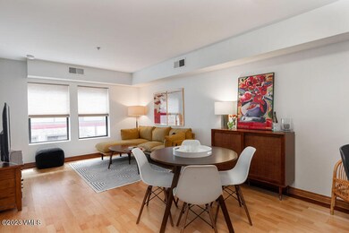 topaz_r203_interior_living_a (1)