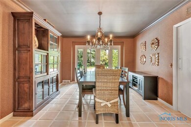 2465 Edgehill Rd, Ottawa Hills, OH 43615 - photo 6