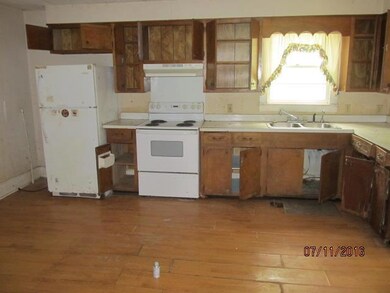 411 Oak St, Manchester, TN 37355 - photo 6