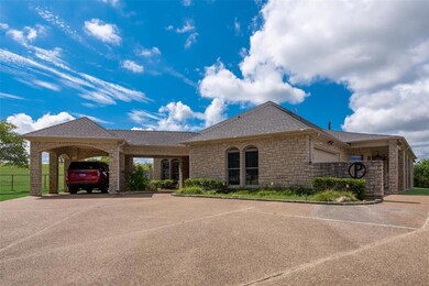 6022 Windcrest Ct, Weatherford, TX 76087 - photo 2