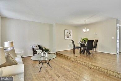 3305 Buckeye Ln, Fairfax, VA 22033 - photo 2