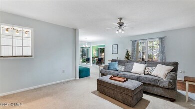 14-10 Pinehurst Manor C_14