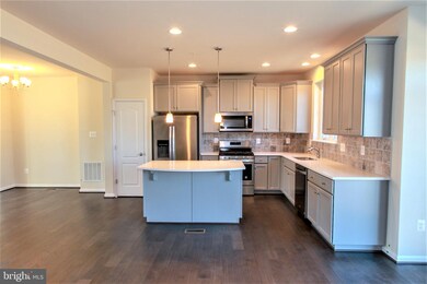 20208 Capital Ln, Hagerstown, MD 21742 - photo 7