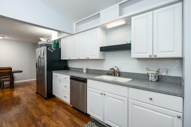 Riverview_Dr_890_Plainwell_49080-7