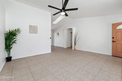 004_Living Room